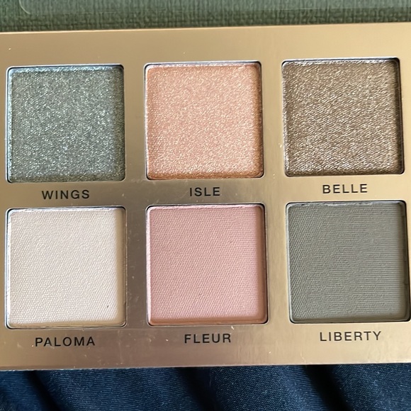 ABH Nouveau Palette - Picture 5 of 9